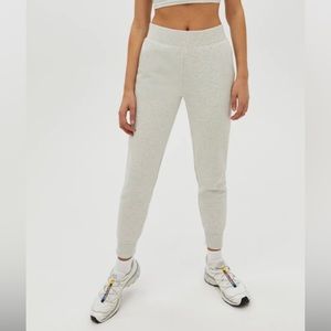 Aritzia TNA Cozy Fleece Perfect Pocket Sweatpant